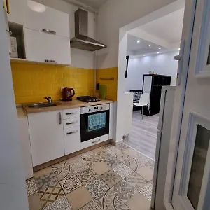 Cozy Family In Apartman